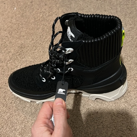 NWT Sorel Brex Faux Shearling Lace-up Boot. Size 9. - Picture 8 of 8